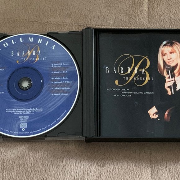 Barbra Streisand - The Concert Live at Madison Square Garden - NYC - Picture 4 of 7